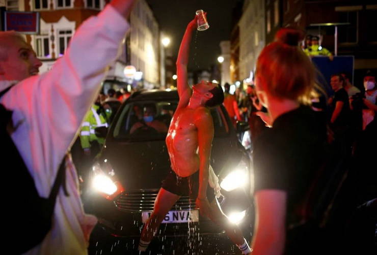 Drunk Weekend In Great Britain