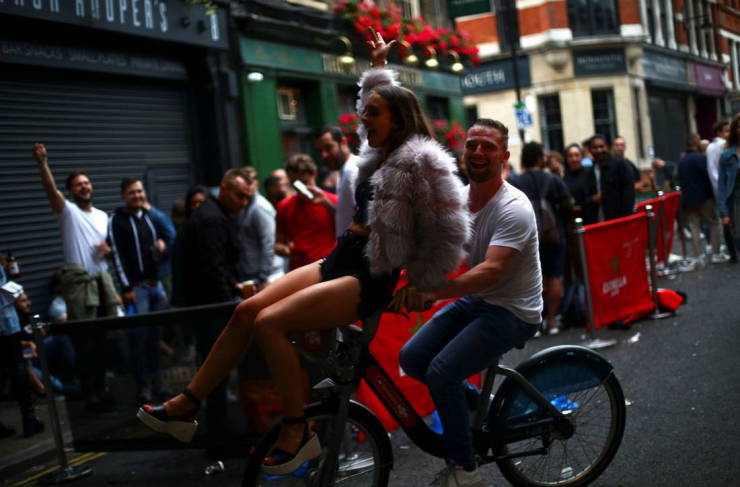 Drunk Weekend In Great Britain