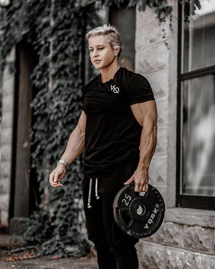 This Lady Is Kinda Jacked…