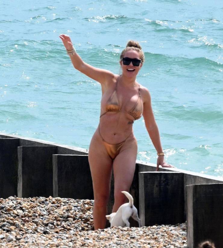 Aisleyne Horgan-Wallace And Her Beach Weekend