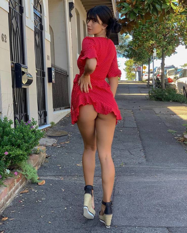 Hot Girls With Beautiful Long Legs