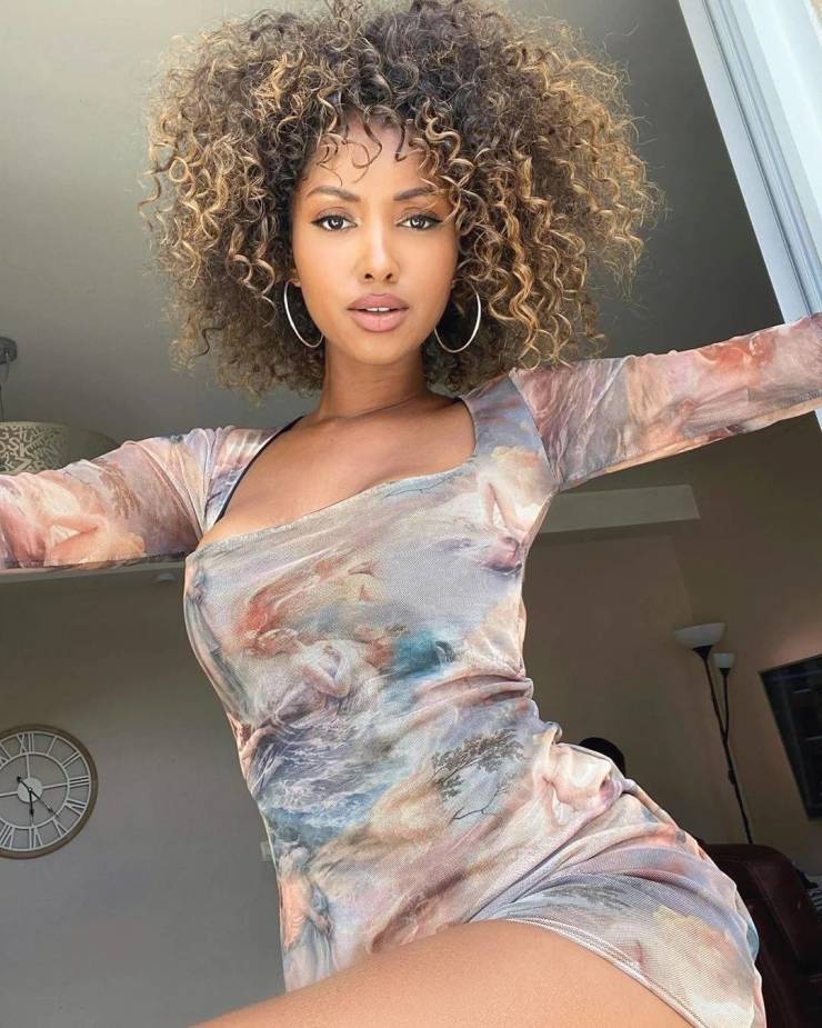 These Hip:Waist Ratios Are Pure Perfection!