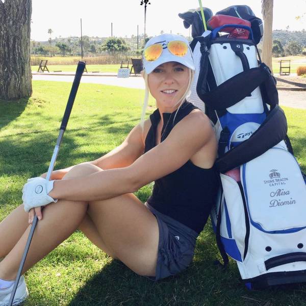 It’s Sexy Golfing Time!