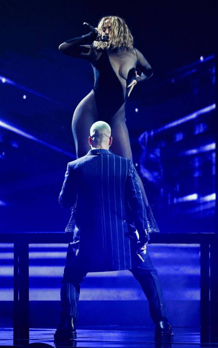 Jennifer Lopez At “American Music Awards 2020”