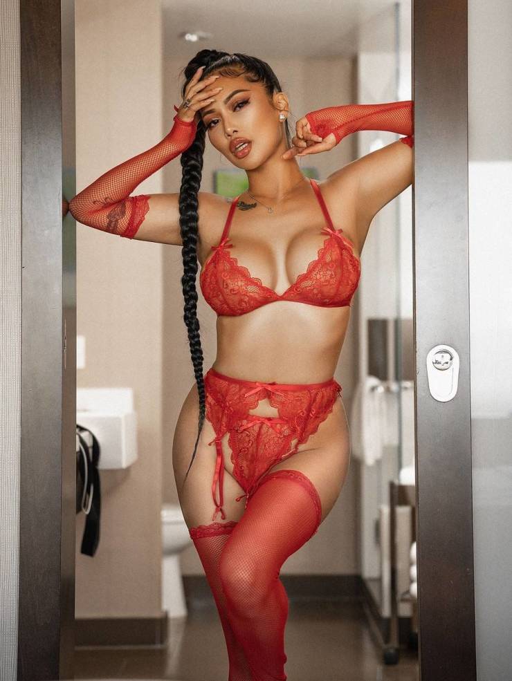 Girls In Sexy Lingerie