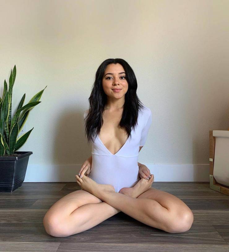 These Girls Are So Flexible!