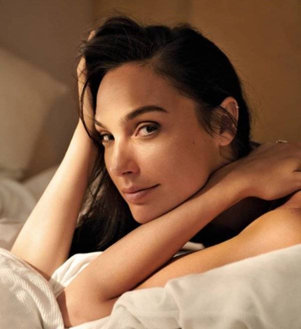 Sexiest Celebrity Photos Of 2020!