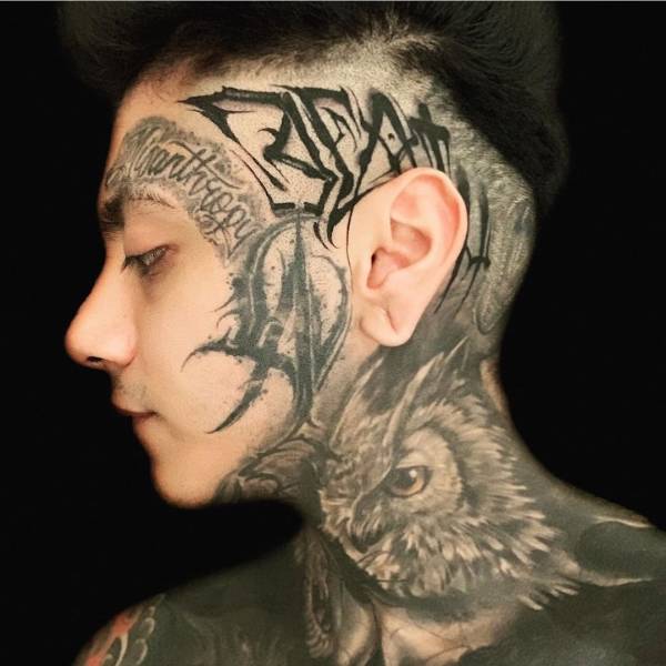 Freaks! Freaks Everywhere!