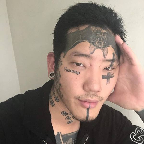 Freaks! Freaks Everywhere!