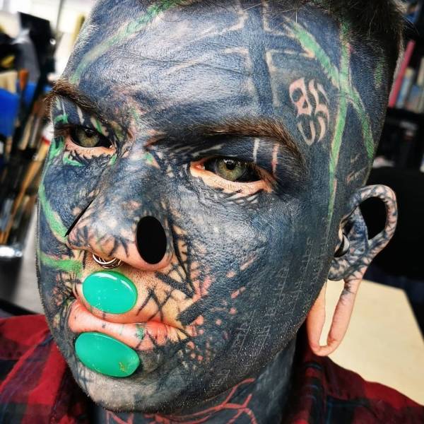 Freaks! Freaks Everywhere!