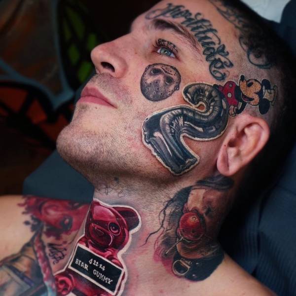 Freaks! Freaks Everywhere!