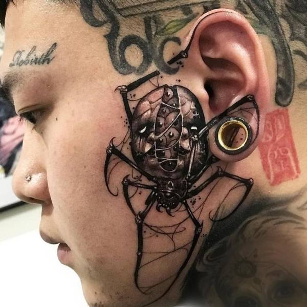 Freaks! Freaks Everywhere!