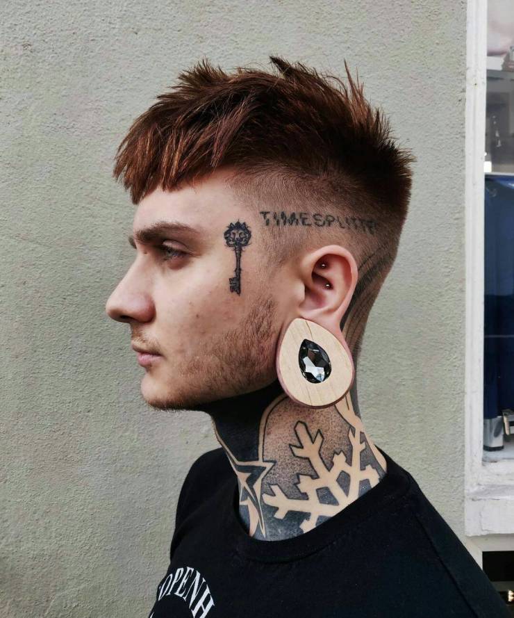 Freaks! Freaks Everywhere!