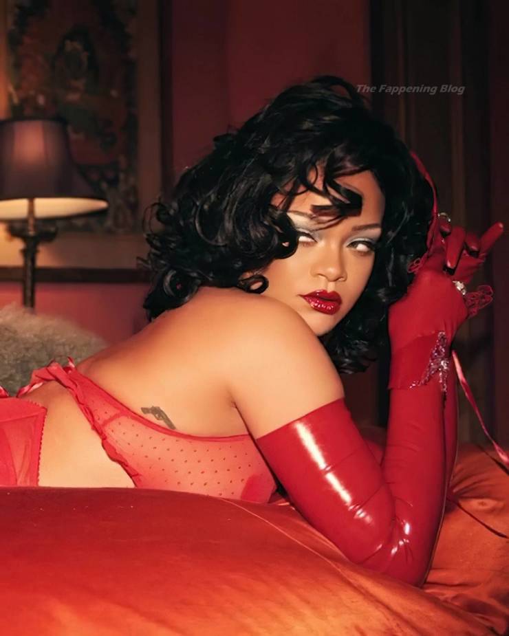 Rihanna In Sexy Lingerie
