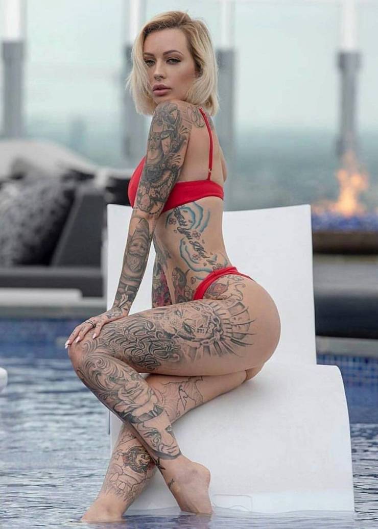 Pretty Girls And Tattoos