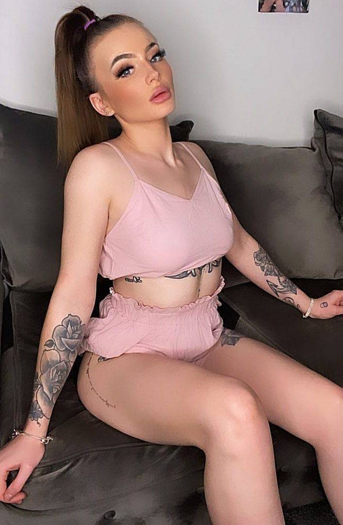 “Too Pretty For This Job”