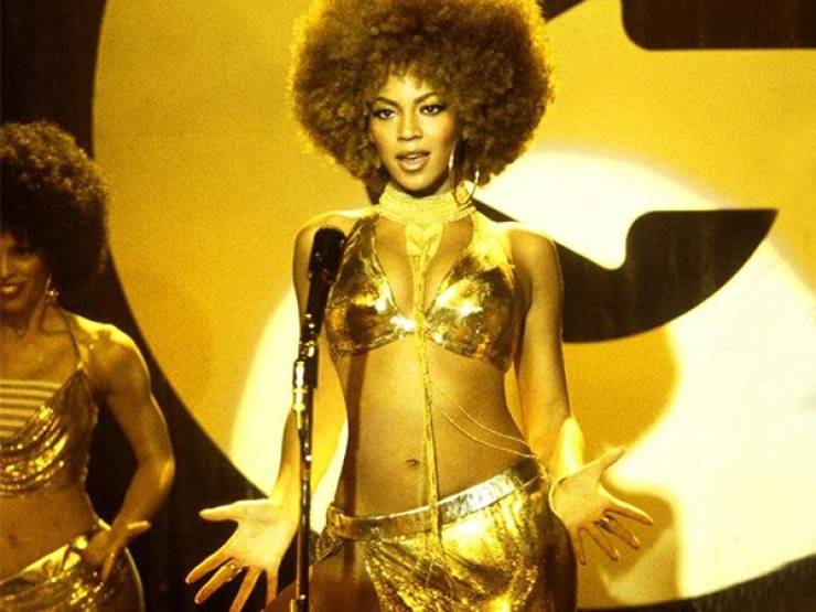 Hottest Women From “Austin Powers” Movies