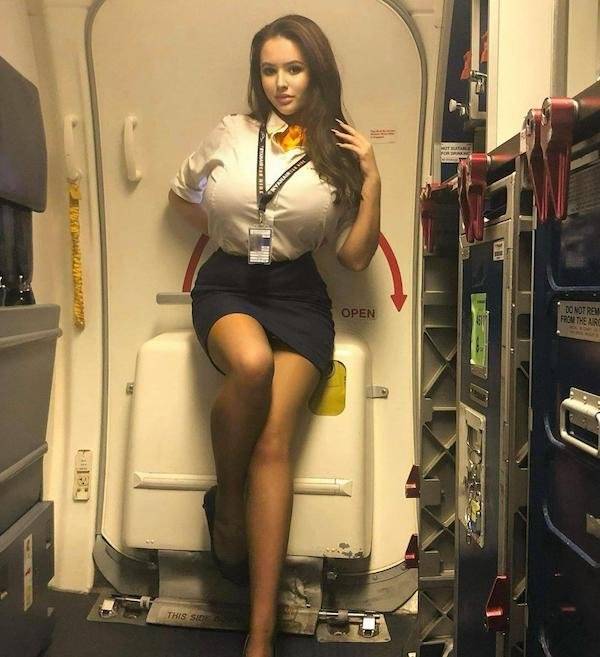 These Flight Attendants Are Very Hot!