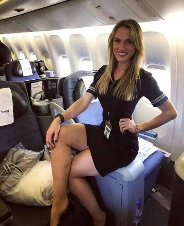 These Flight Attendants Are Very Hot!