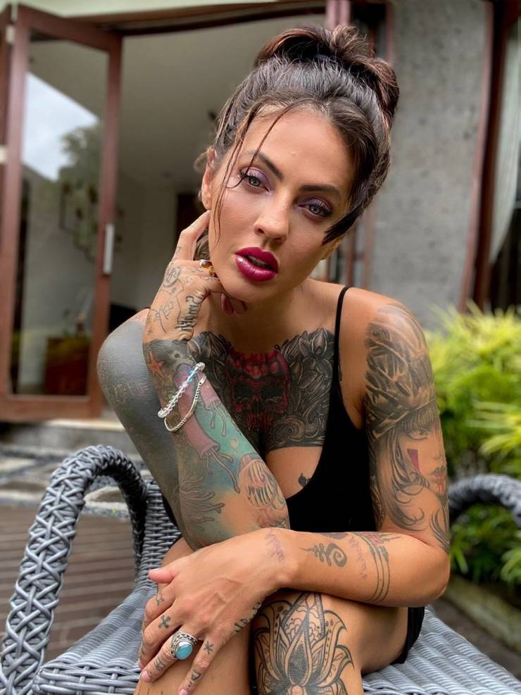 Pretty Girls With Nice… Tattoos