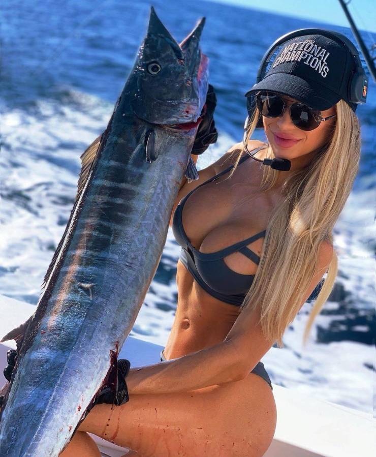 These Fishergirls Are Reeling In Hot!