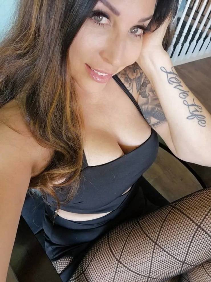 You Can’t Resist These Brunettes!