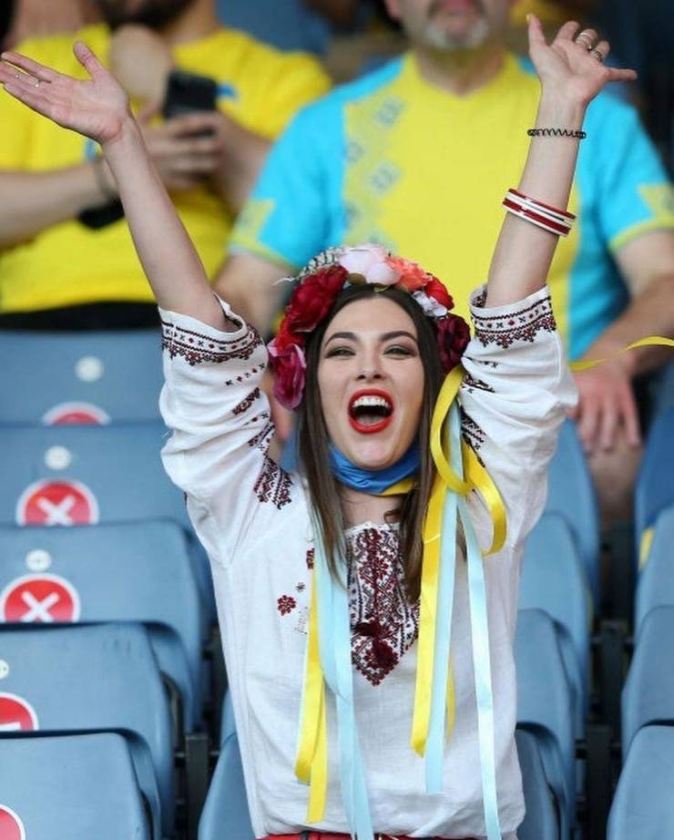 “EURO 2020” Has Some Beautiful Fans!