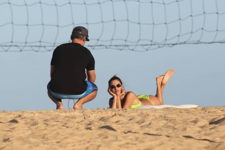 Alessandra Ambrosio’s Beach Weekend