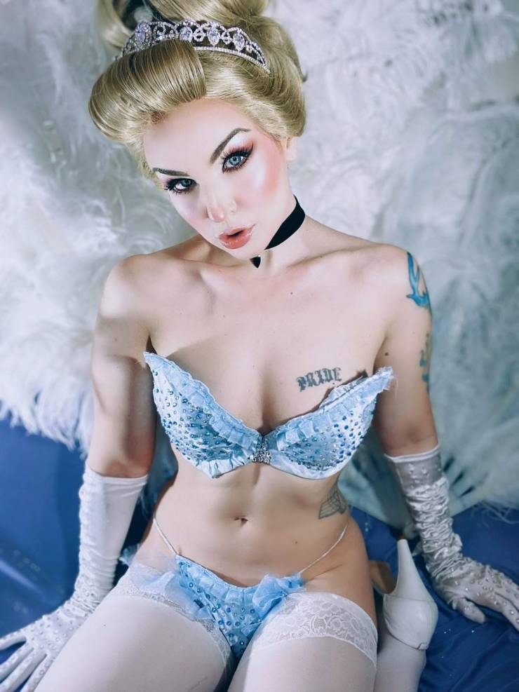 Even More Sexy Cosplay!