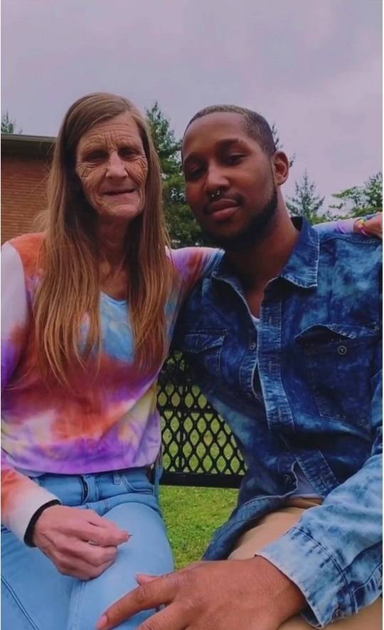 24-Year-Old Guy Proposes To His 61-Year-Old “Girlfriend”