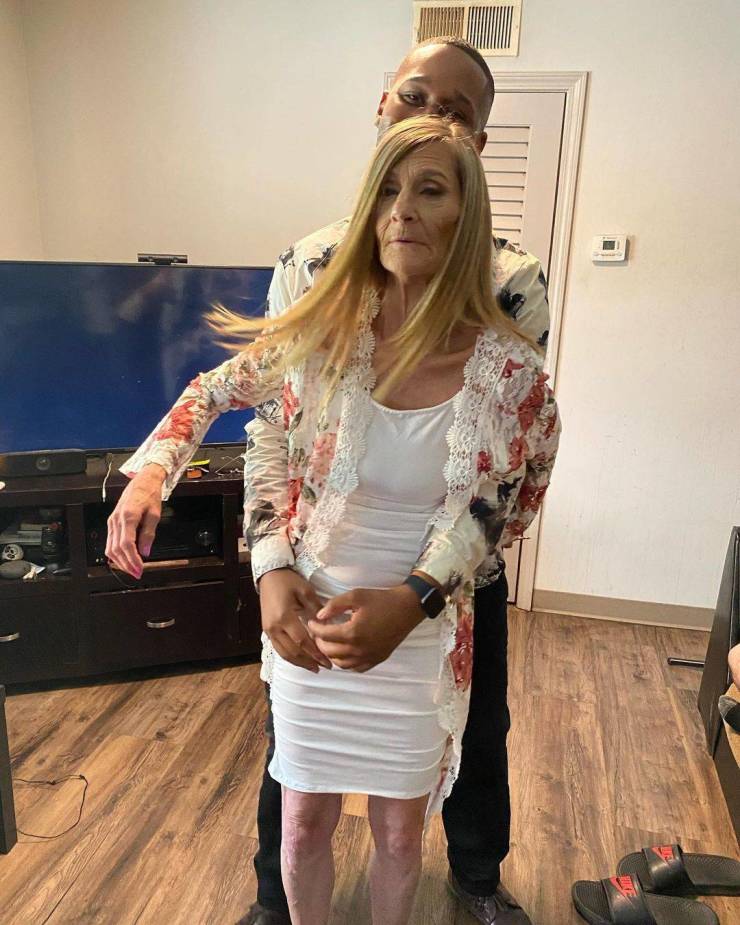 24-Year-Old Guy Proposes To His 61-Year-Old “Girlfriend”