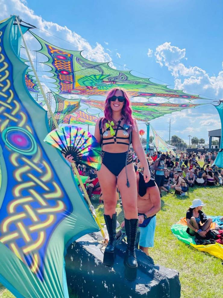 Here Are Some Music Festival Girls!