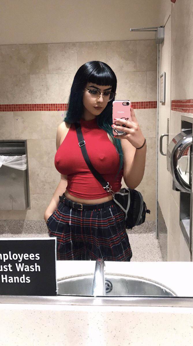 Strap Boobs!