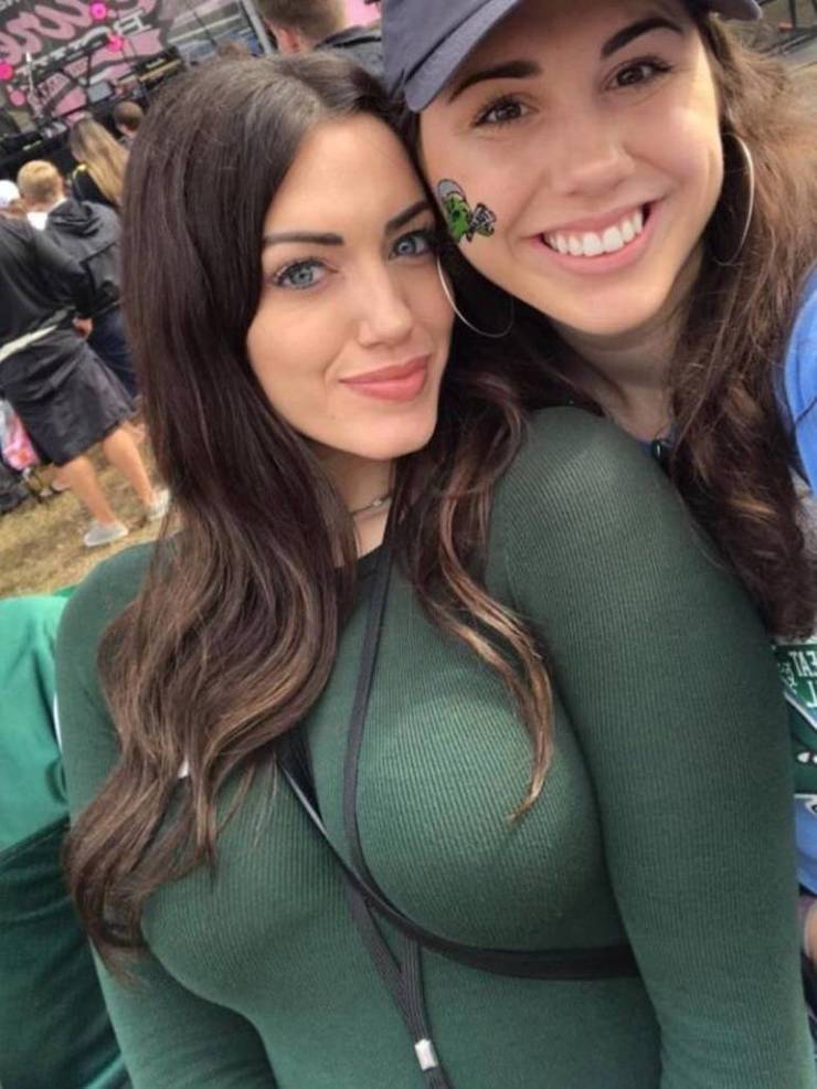 Strap Boobs!