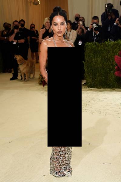 Zoe Kravitz In A Revealing Outfit