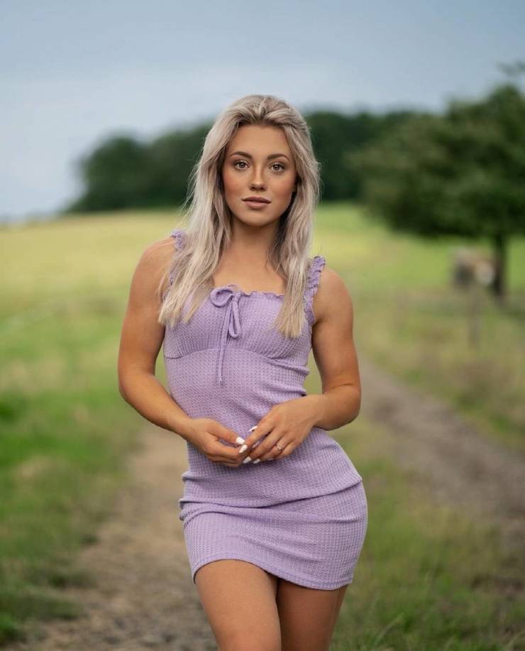 Just Look At Those Hips And Waists!