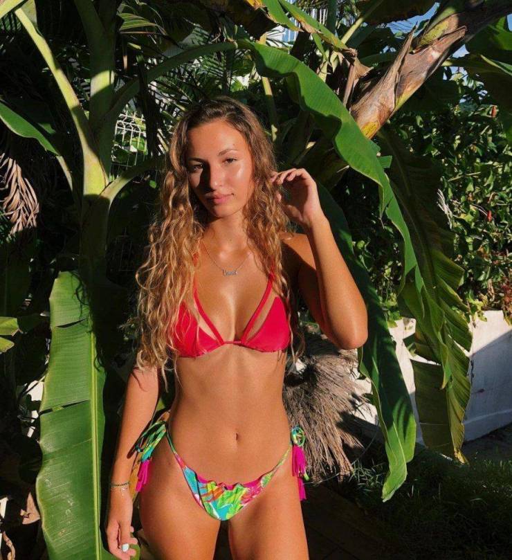 Beautiful Summer Loving Bikini Girls