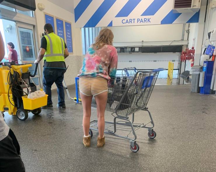 “Walmart” And Its Crazy Customers