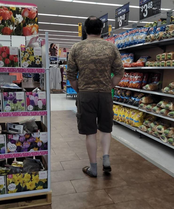 “Walmart” And Its Crazy Customers