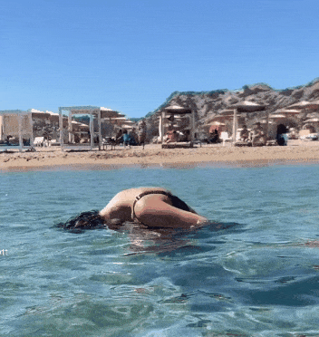 water girls looks great 33 gifs 3.html - 1 HD GIF | Premium Gallery 2021