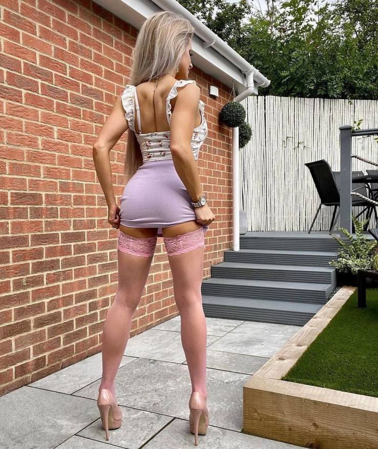 Sexy Girls With Beautiful Long Legs