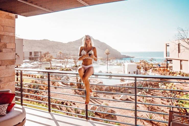 This 50-Year-Old Grandma Looks Like A 20-Year-Old Girl!