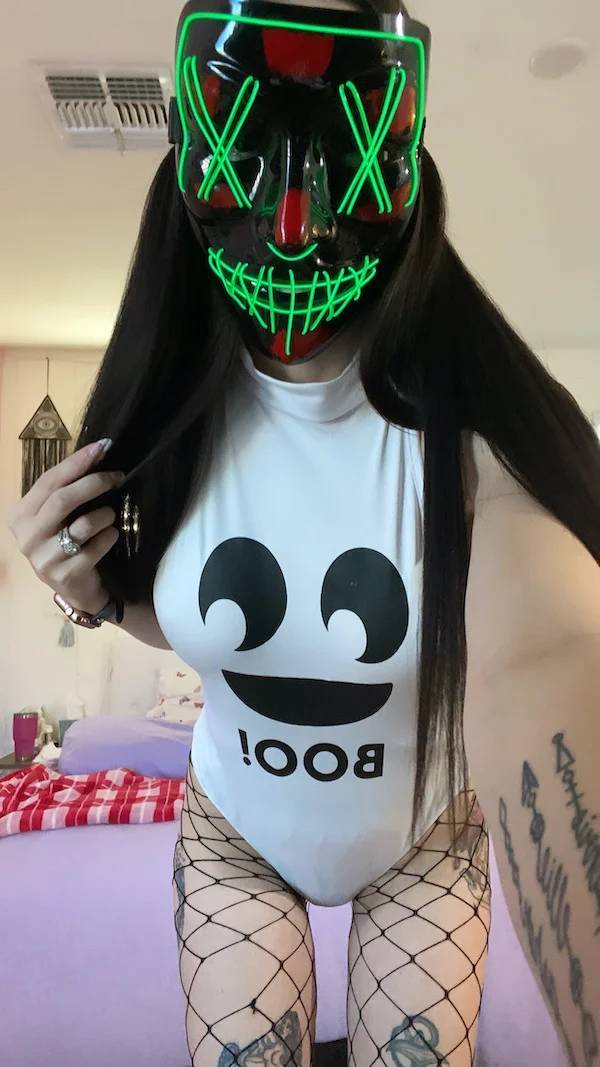 What’s Sexier? Fishnets Or Mesh?