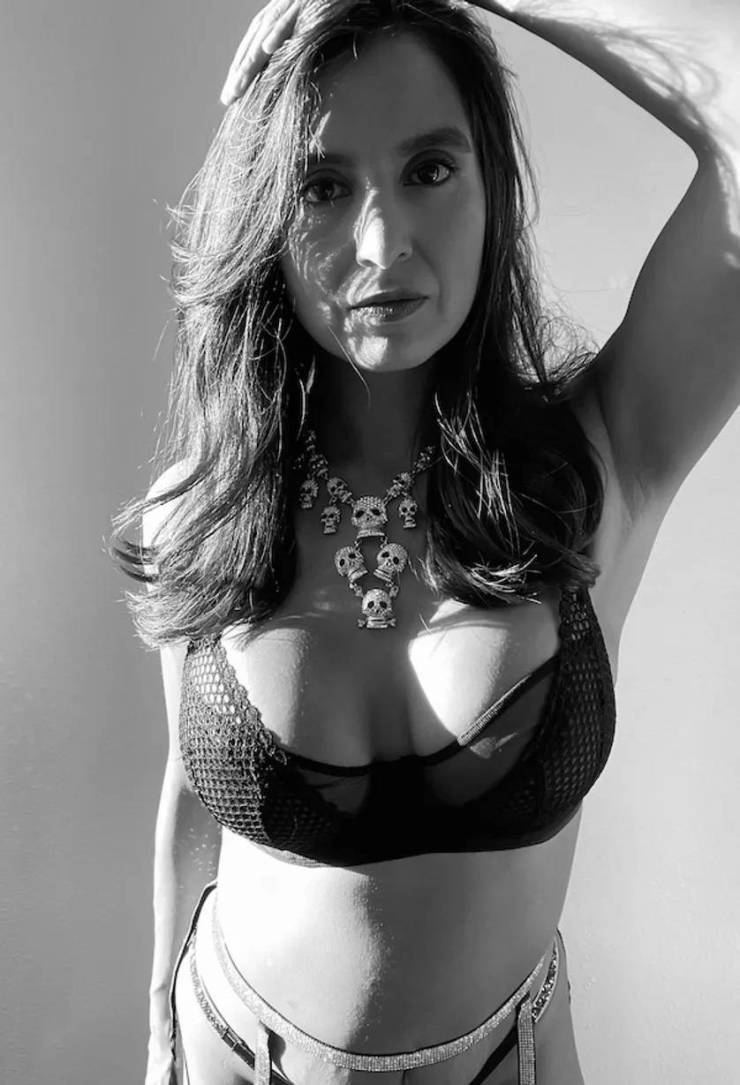 What’s Sexier? Fishnets Or Mesh?