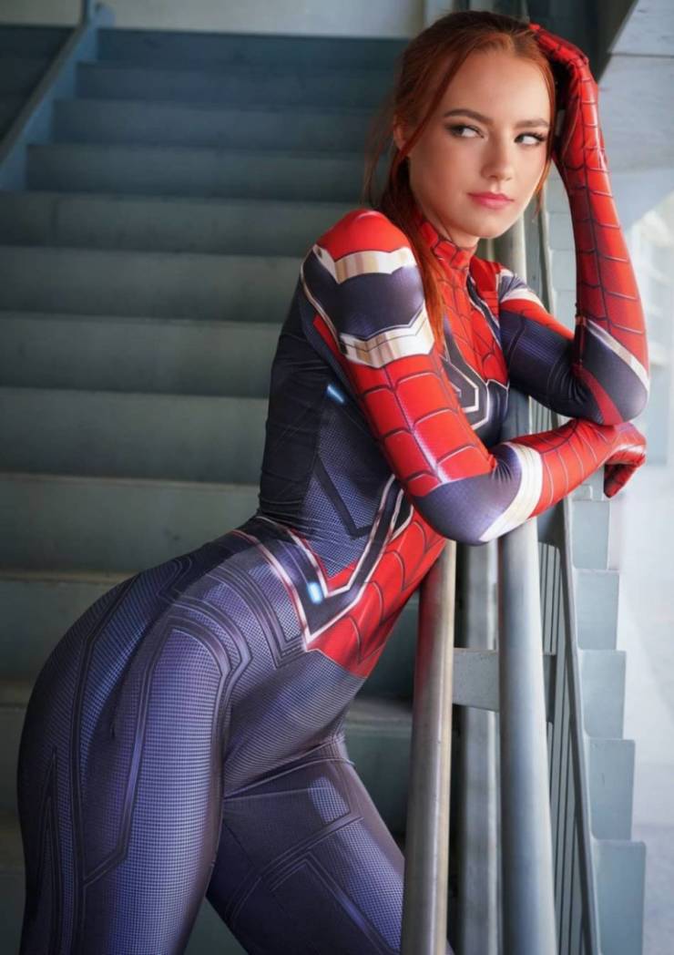 These Are Some Hot Spider-Girls!