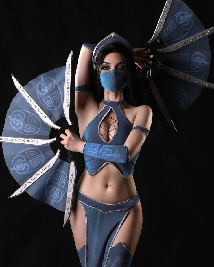 Wanna See Some Sexy Cosplay?