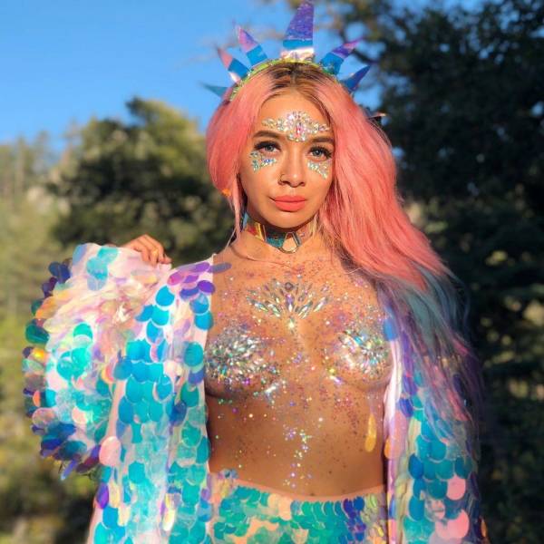 Feeling Festive? These Girls Definitely Are!