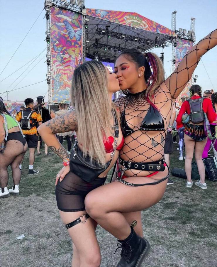 Feeling Festive? These Girls Definitely Are!