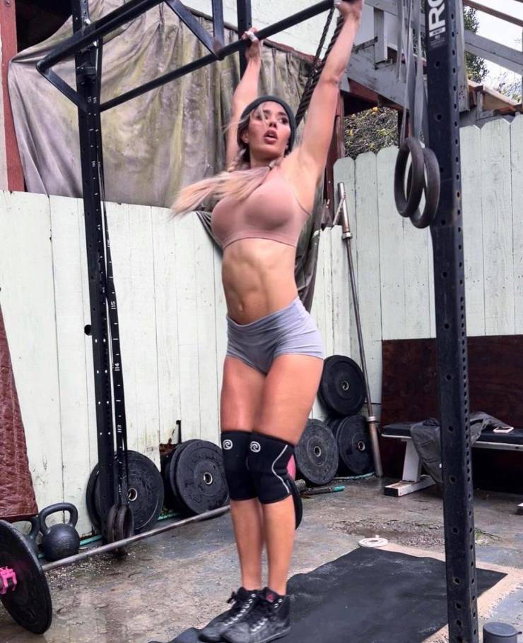 These Girls Are So Fit!