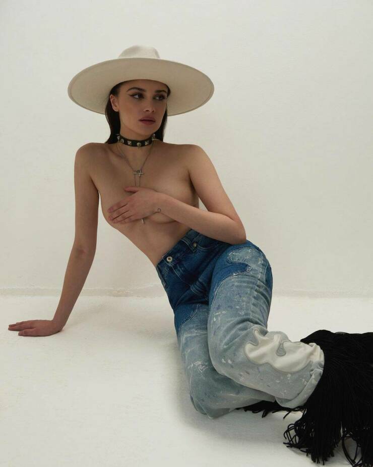 Hand Bras Are The Best Bras!